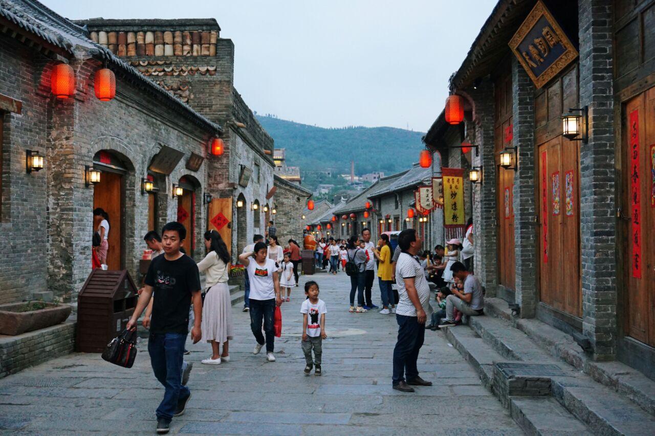 我的女朋友很喜欢我，但是我有一些腻了，我该分手吗？游戏画面